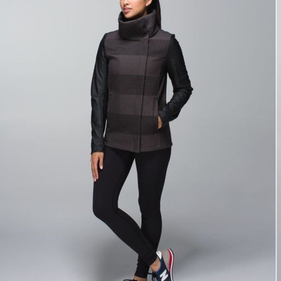 RARE Lululemon Brisky Biker Jacket - Picture 3 of 16